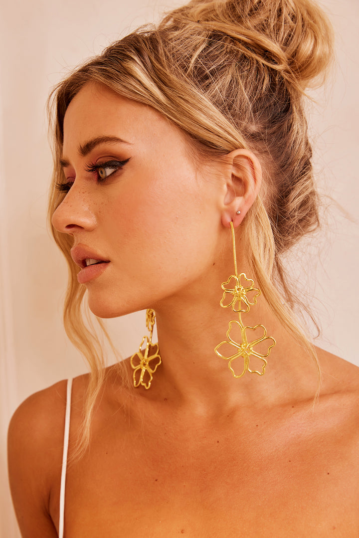 Flower Touch Earrings - Gold